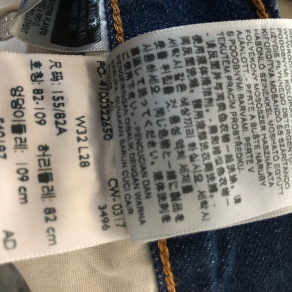 Classic Levi’s 501 button fly jeans. - Picture 2 of 5